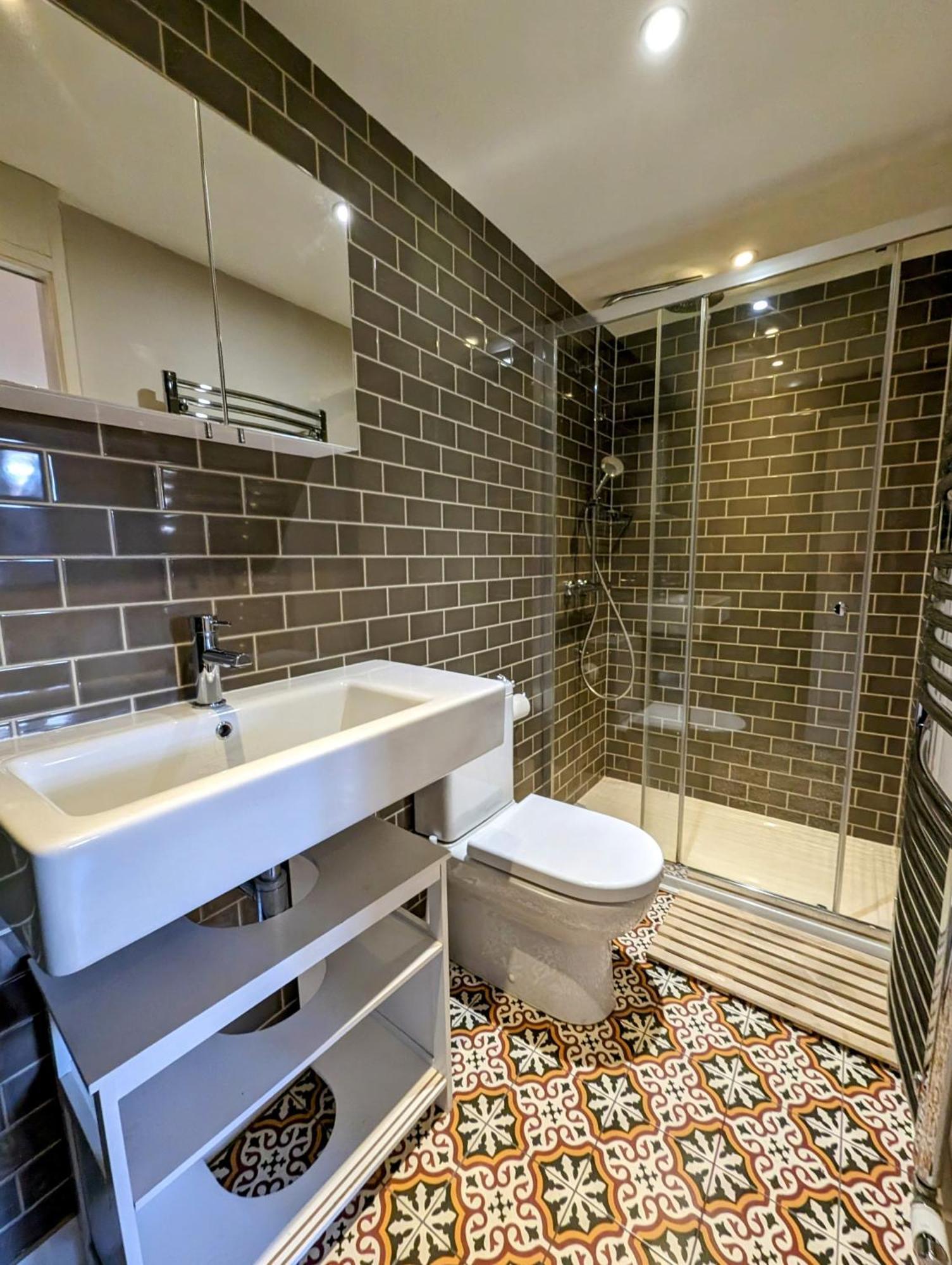 Modern Well Presented Apartment With Garden Лондон Екстер'єр фото